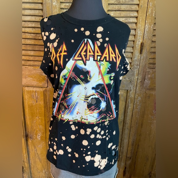 🤘🏽DEF LEPPARD Hysteria Bleached Ragged Cut Sleeveless Tank Women’s Size S - Picture 1 of 6